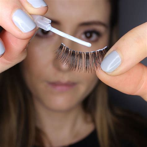 are fake eyelashes made from rat hair